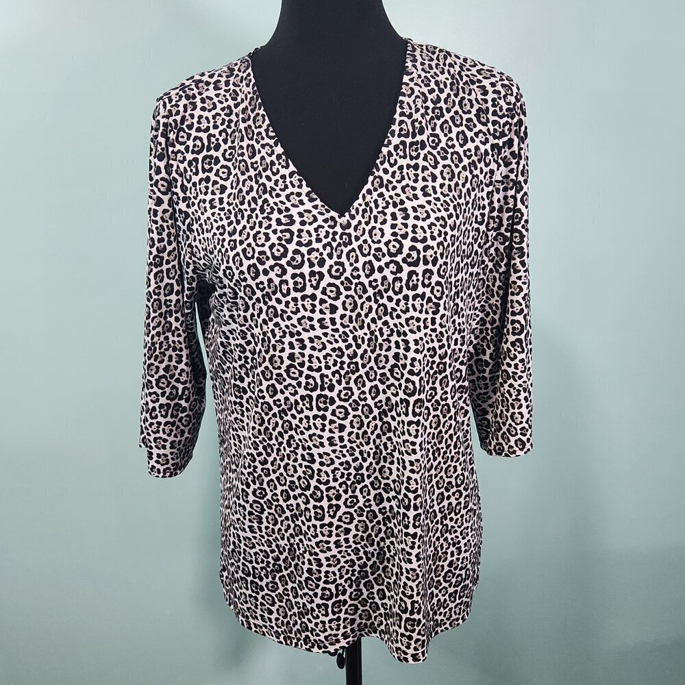 Michael Kors animal print blouse Medium
Lot I